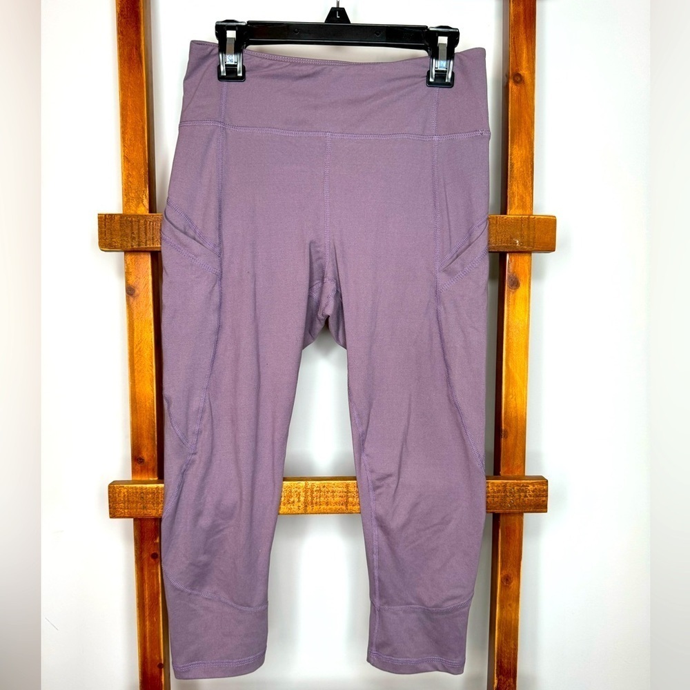 Women’s buttery soft capri leggings